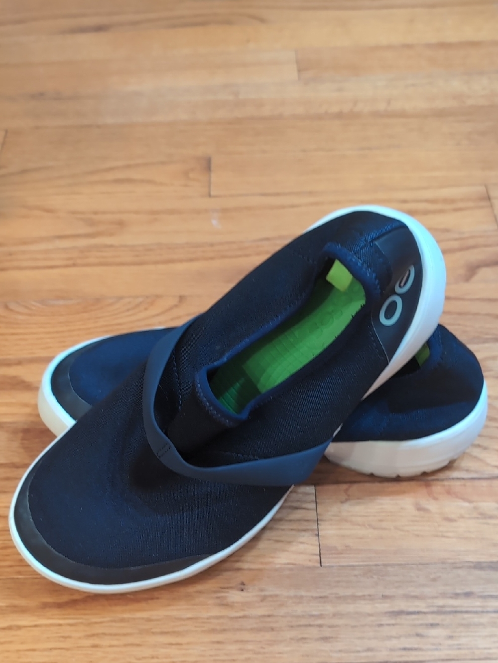 OOFOS Oomg Low Mesh Slip-On Navy Sneakers